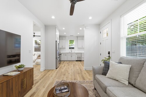 Boutique Chico Stay • Near CSU & Enloe, Walkable to Downtown Chico