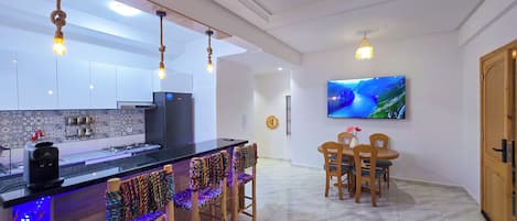 Comfort Apartment, 2 Bedrooms, Garden View | Living area