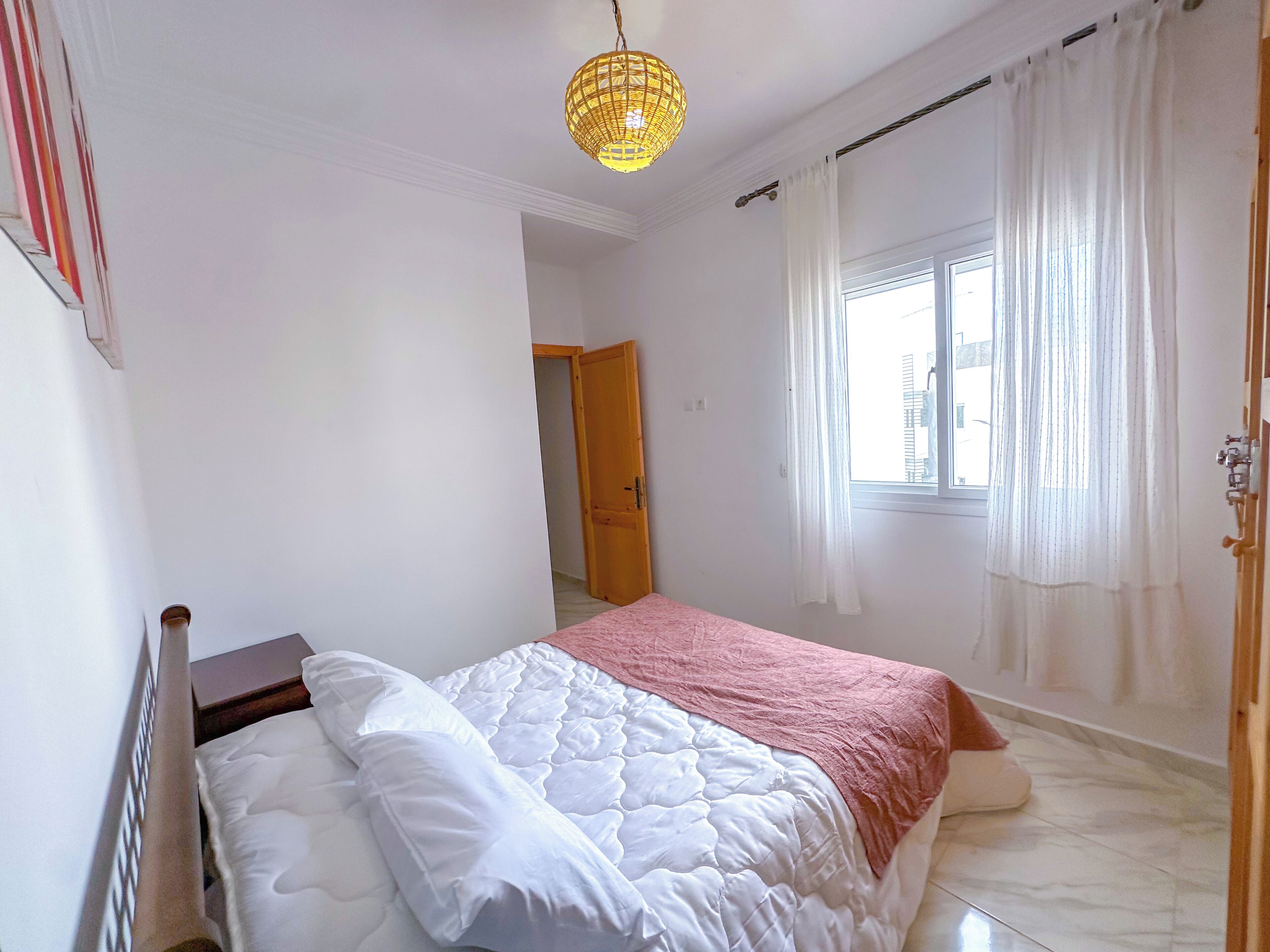 Apartemen Comfort, 2 kamar tidur, pemandangan kebun | Ruang kerja ramah laptop, tirai kedap cahaya, dan setrika/meja setrika
