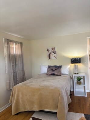 3 slaapkamers, een bureau, een strijkplank/strijkijzer, gratis wifi