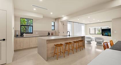 Designer Miami Villa Sleeps 11 Design District