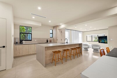Designer Miami Villa Sleeps 11 Design District