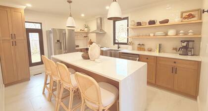 Hamptons Contemporary 4 beds cozy home minutes to beaches, village, US Open disc