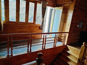 Habitación individual Confort, balcón, vistas a la montaña | Interior