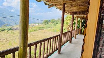 Panoramic Quadruple Room, Mountain View | Property grounds