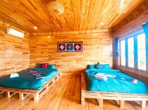 Habitación cuádruple Deluxe, vista a la montaña