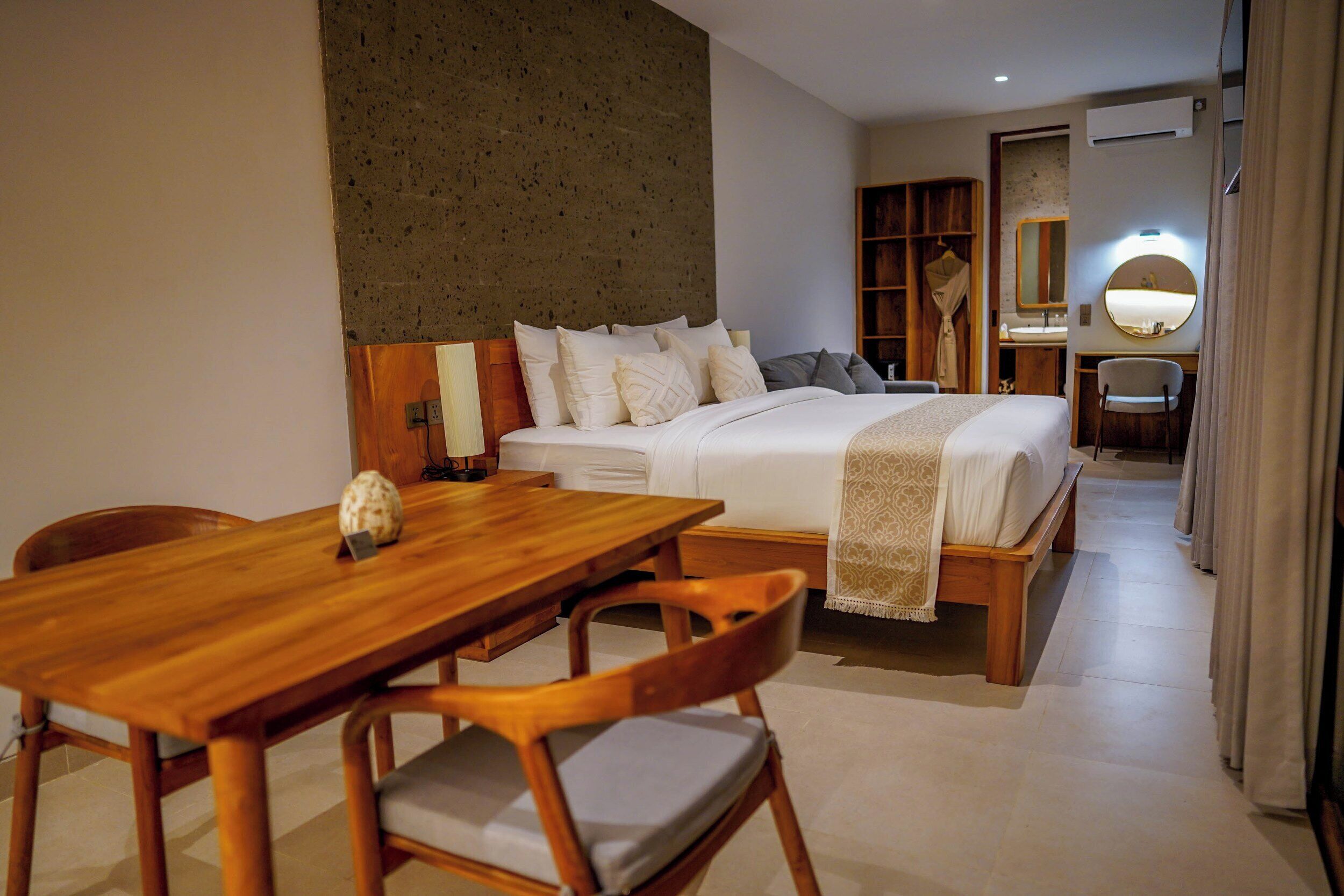 Khu vực ăn uống tại phòng