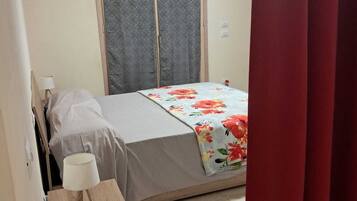2 chambres, fer et planche Ă repasser, Wi-Fi, draps fournis