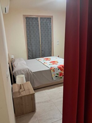 2 bedrooms, iron/ironing board, WiFi, bed sheets - Family apartment 5 minutes from the town and a few kilometers from the sea (Orbetello)