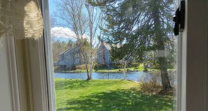 Welcoming 3BR Townhouse in Charming North Woodstock - Walking Distance to Center