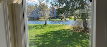 Welcoming 3BR Townhouse in Charming North Woodstock - Walking Distance to Center