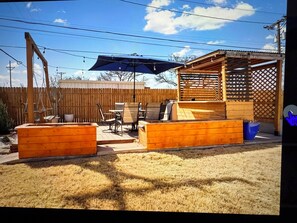 Terrace/patio - 2400 SQ FT 4/2 house 5 minutes fm TTU, Large Backyard and Sauna (Lubbock)