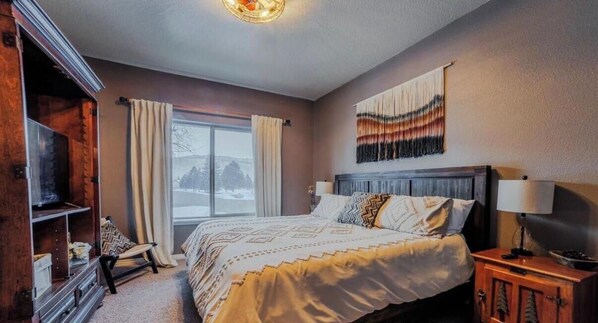 3 Schlafzimmer, Schreibtisch, Bügeleisen/Bügelbrett, Reisekinderbett