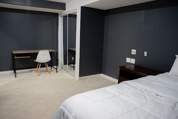 2 bedrooms, iron/ironing board, Internet, bed sheets
