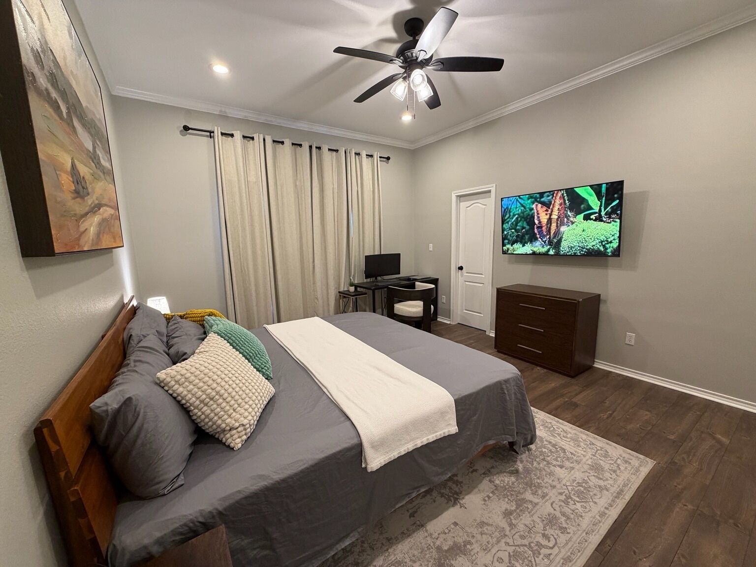 Desk, iron/ironing board, travel cot, free WiFi