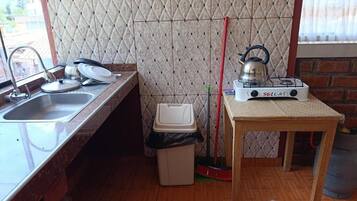 Apartment, Patio, City View | Private kitchen