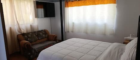 Habitación doble Deluxe, patio, vista a la ciudad | Wifi gratis
