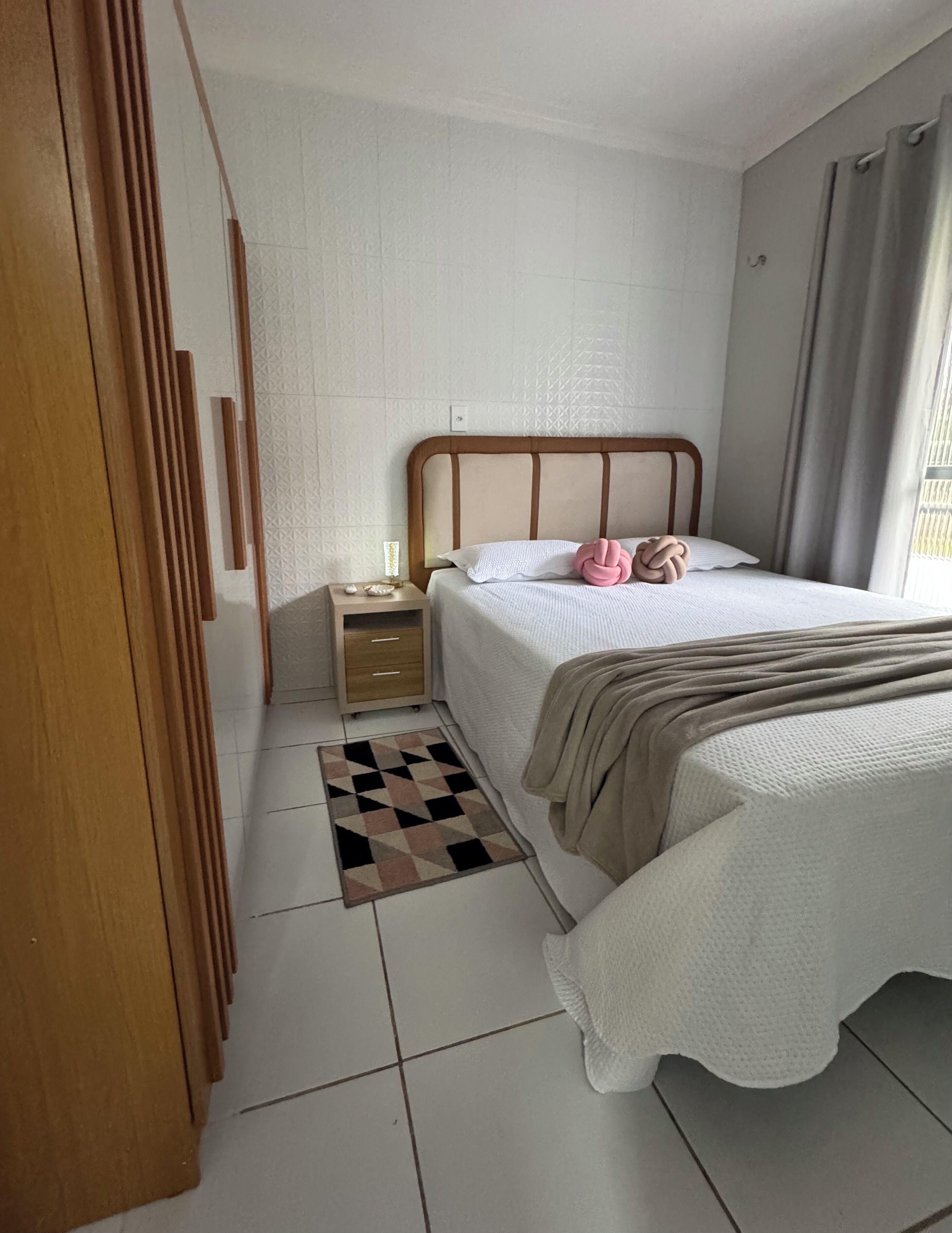 2 slaapkamers, een strijkplank/strijkijzer, wifi, beddengoed