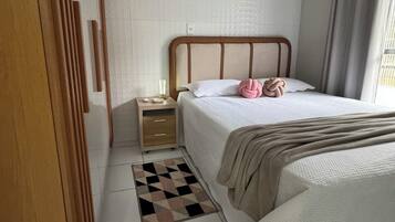 2 slaapkamers, een strijkplank/strijkijzer, wifi, beddengoed