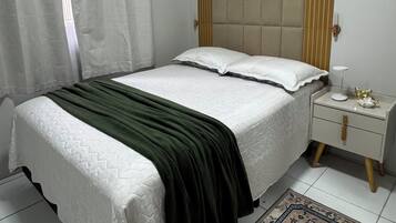 2 slaapkamers, een strijkplank/strijkijzer, wifi, beddengoed