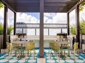 Outdoor dining - Luxury 2BR at The Crosby Miami | Pool & Gym (Miami)