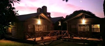 Cabañas Acantilados / GASTY RANCH