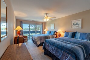 2 bedrooms, travel cot, WiFi, bed sheets - 2BR Lake View Condo - Beach, Pools, Hot Tub, Sauna, Steam Room, Pickle Ball, Tennis (Osage Beach)