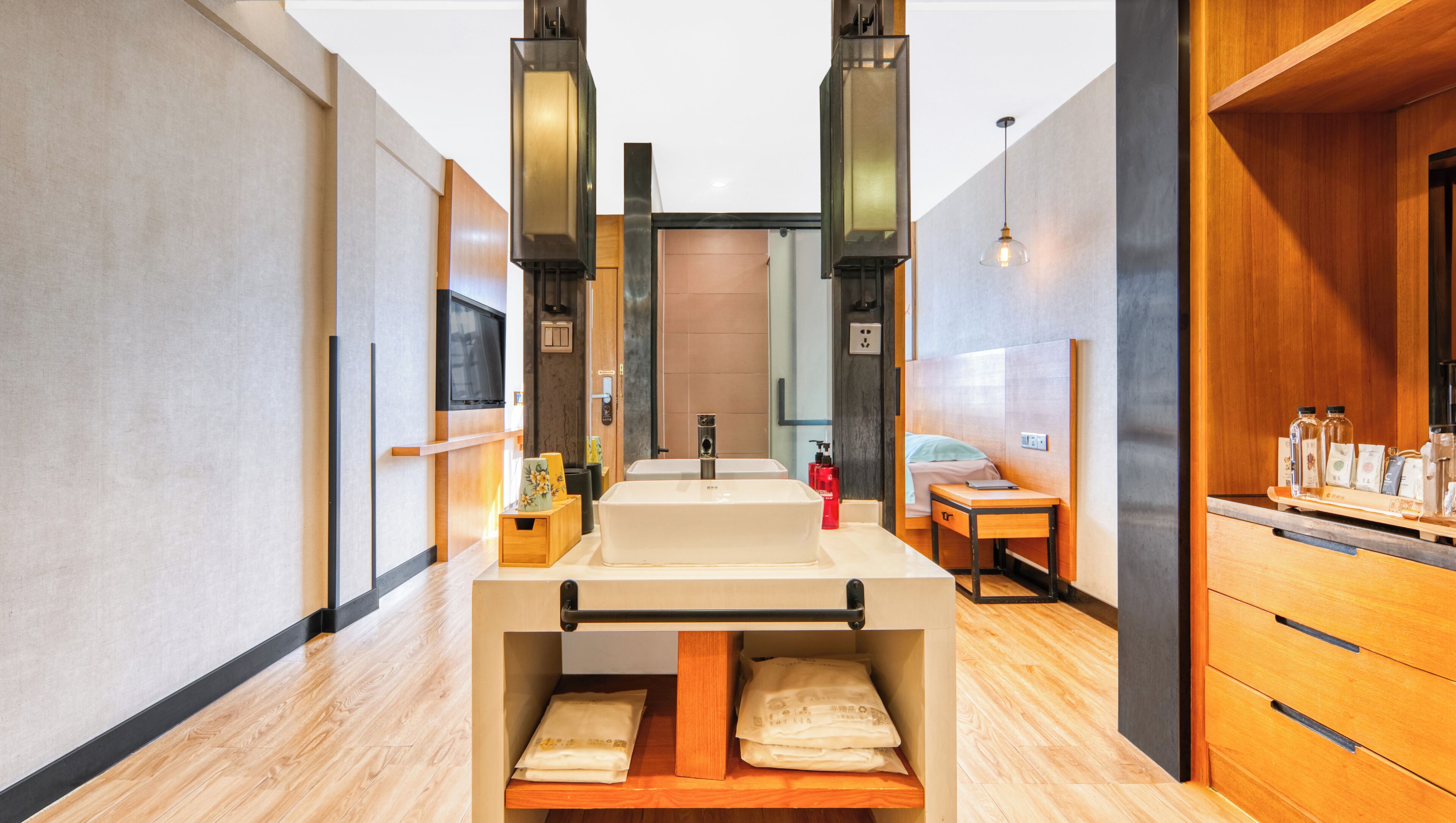 Chambre Double Supérieure, vue ville | Salle de bain