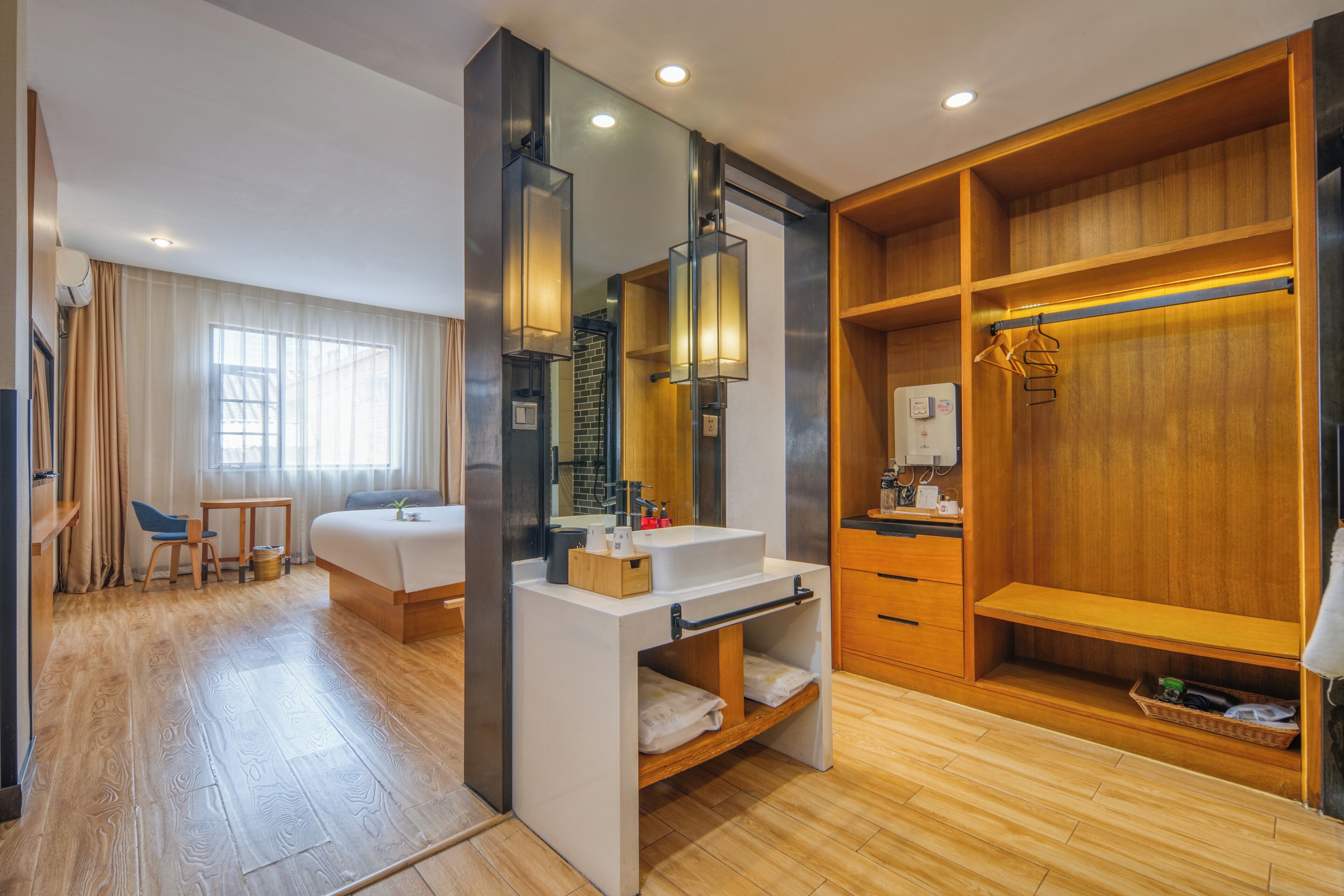 Chambre Double Supérieure, vue ville