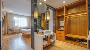 Chambre Double Supérieure, vue ville