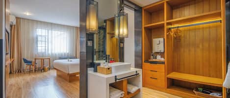 Superior Double Room, City View | Desk, laptop workspace, blackout drapes, soundproofing
