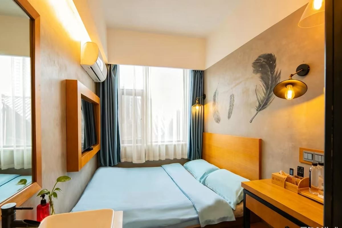 Comfort Single Room, City View | Down duvets, desk, laptop workspace, blackout curtains