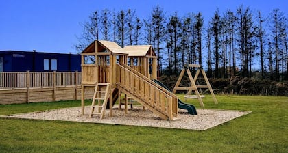 2 Bed - Sleeps 6 - Pets - Parking - Wifi