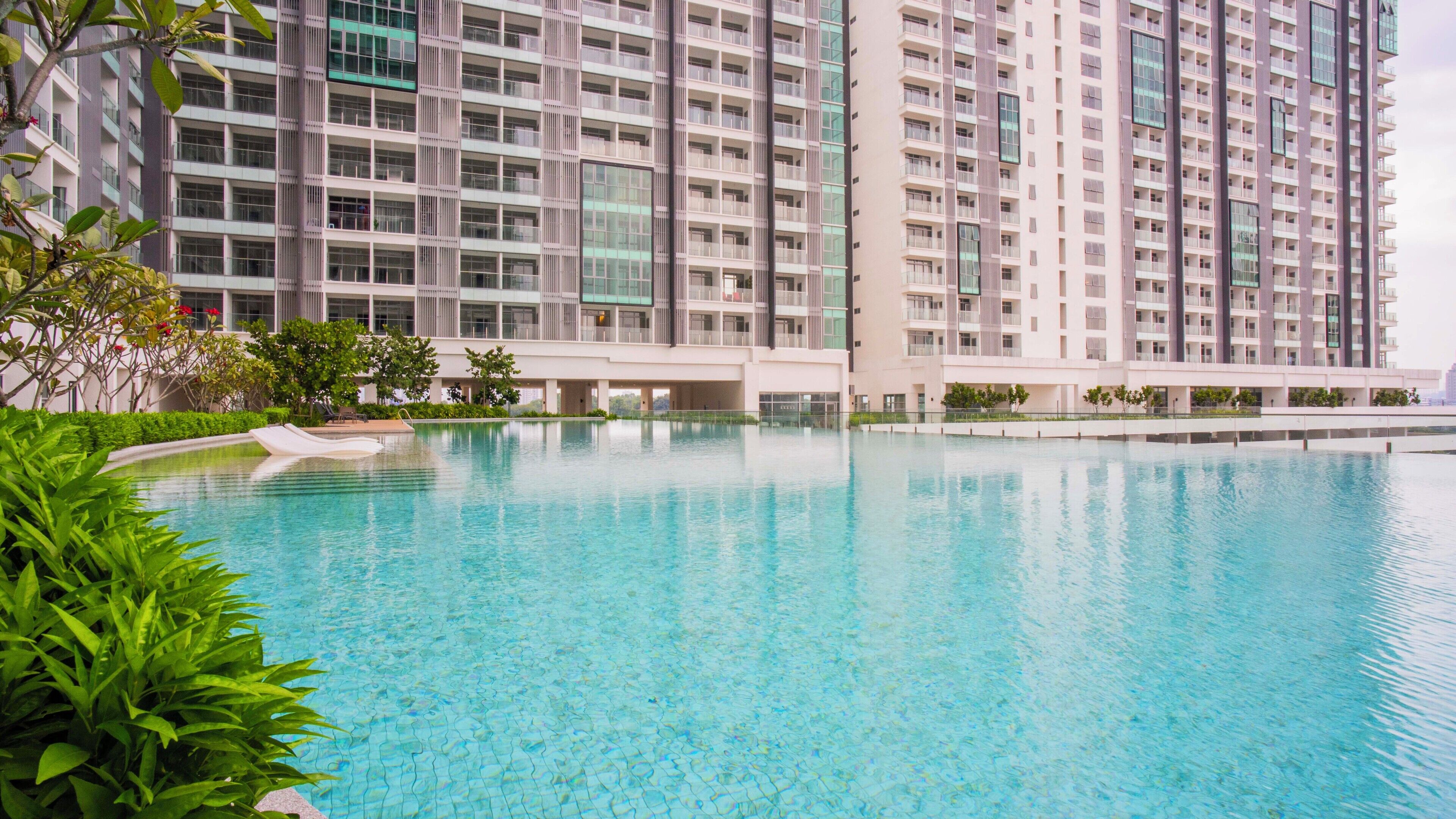 Kolam renang outdoor
