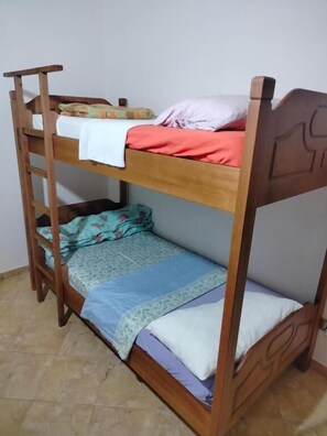 Room - Backpackers La Casa De Payaso  (Durres)