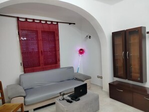Living area - Backpackers La Casa De Payaso  (Durres)