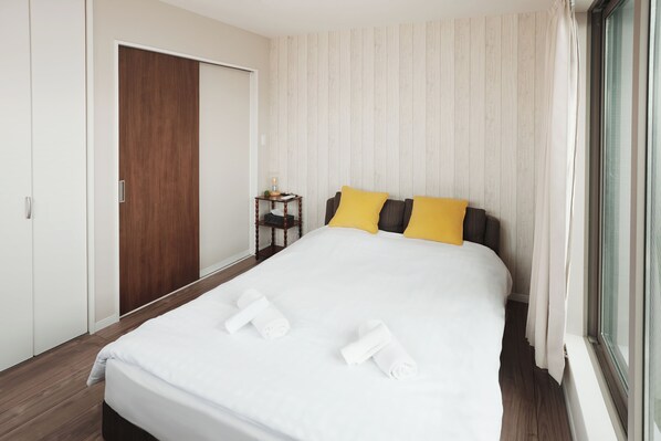 4 bedrooms, desk, travel crib, free WiFi