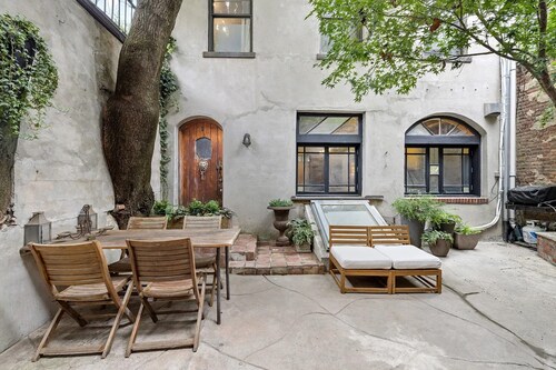Beautiful 2-Bedroom Brooklyn Carriage House with AC and Off-Street Parking