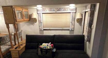 Private RV Rental in the Permian Basin - WiFi, Full Kitchen, En-Suite