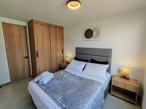 Bügeleisen/Bügelbrett, WLAN, Bettwäsche