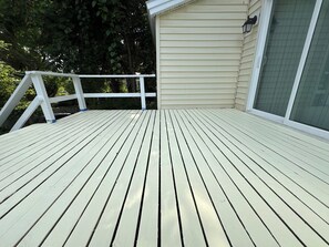 Terrace/patio - Tranquil 3-bedroom house in Syracuse perfect for your getaway (Syracuse)