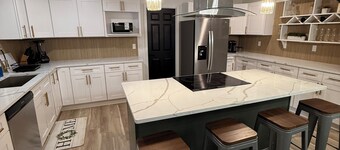 Modern 5BR w/ Pool Table - Prime Raleigh