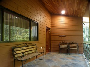 Terrace/patio - Spacious Monteverde Bird-watchers Home (Monteverde)