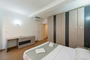 1 bedroom, free WiFi, bed sheets - Vico Trau A Sestri Ponente, Genova, Italy (Genova)
