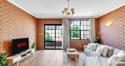 Charming Family Retreat with Arcade + Walk to Shops - Glenunga