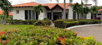 Luxury house in Villavicencio, just 10 mins from the city surrounded by nature.