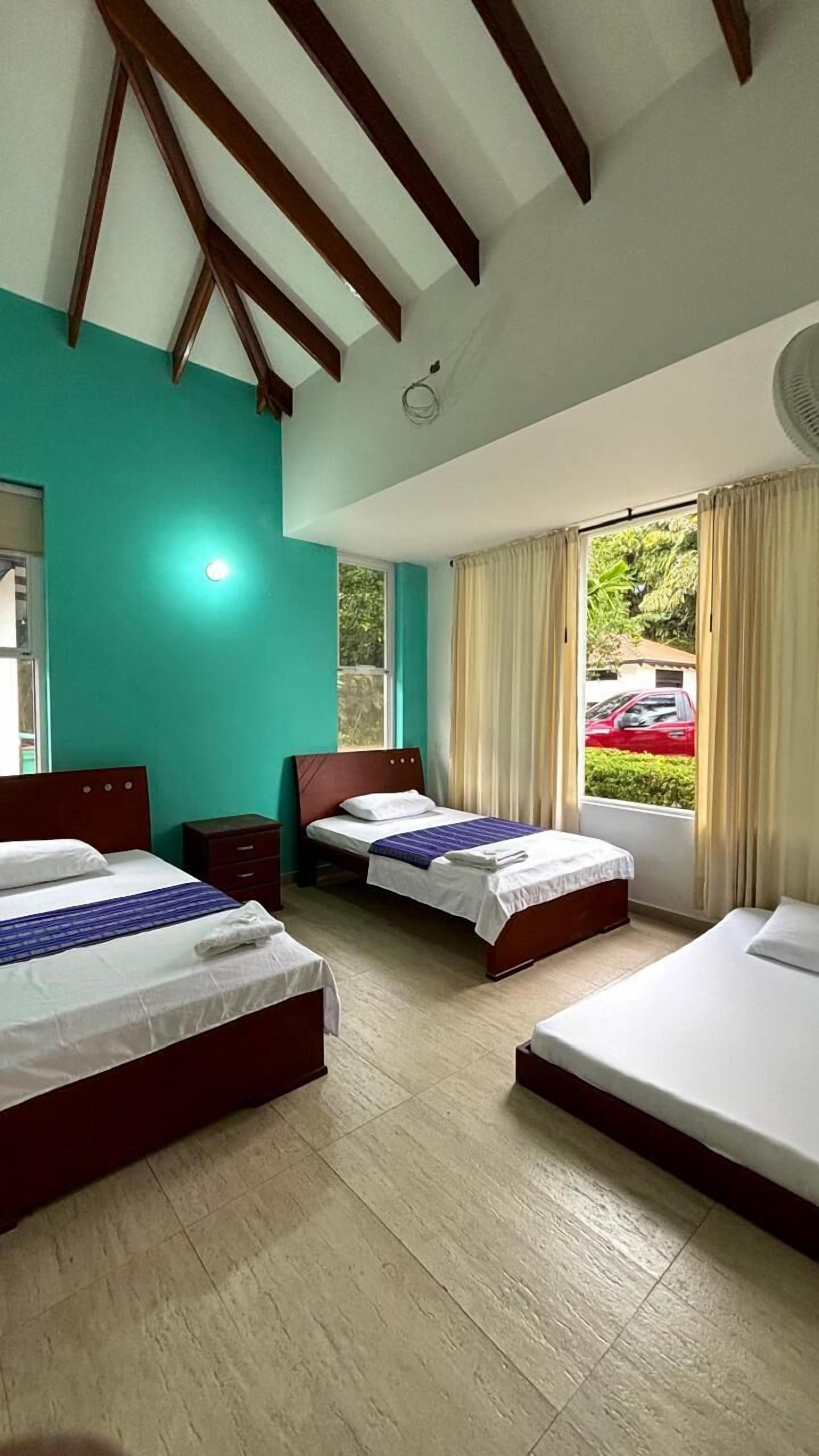6 bedrooms, iron/ironing board, WiFi, bed sheets
