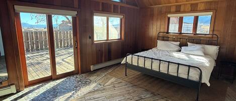 5 habitaciones, tabla de planchar con plancha, wifi y ropa de cama