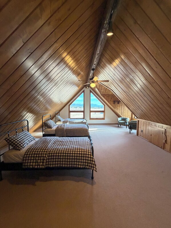 5 habitaciones, tabla de planchar con plancha, wifi y ropa de cama 