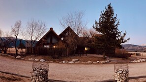 Exterior - Charming 5-bedroom farmhouse in beautiful Buena Vista perfect for relaxing (Buena Vista)